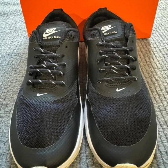 Nike Air Mac Thea Black White Youth Size 4.5 Boy Running Shoes Sneakers