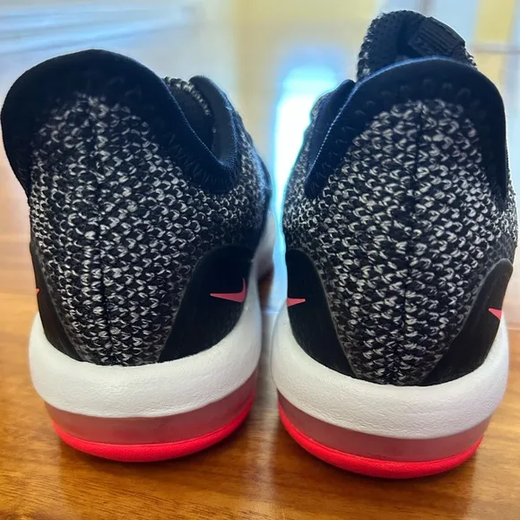 Nike Air Max Black and Pink Sneakers (little girls size 10.5c)