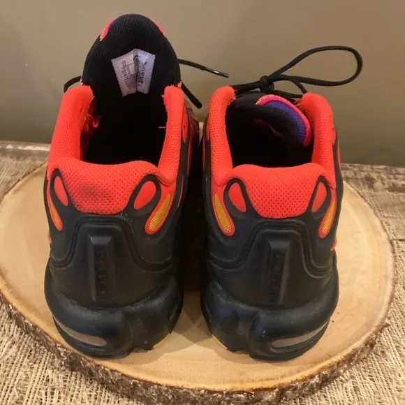 Nike Air Max Plus Drift All Day Black Bright Crimson Men’s Size 11 FD4290-003