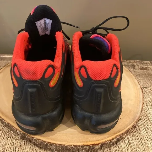 Nike Air Max Plus Drift All Day Black Bright Crimson Men’s Size 11 FD4290-003