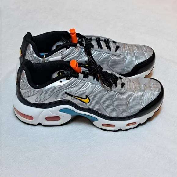 Nike Air Max Plus Silver Shoes Size: 6Y / 7.5W