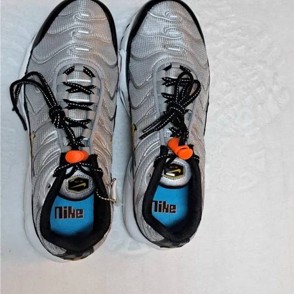 Nike Air Max Plus Silver Shoes Size: 6Y / 7.5W