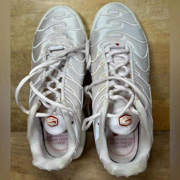 Nike Air Max Plus TN SE Womens Size 7 Shoes Sneakers Pale Pink CD0182-600