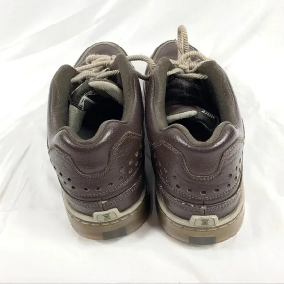 Nike Basketball Men’s walking Shoes Brown Sz 11