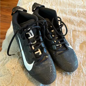 Nike Black and White trout baseball softball cleats Athletic Shoes