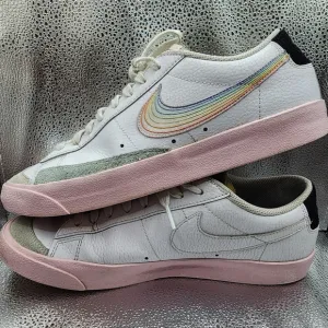 Nike Blazer Low '77 Men's 10.5 Sneakers White Pink Shoes DD3034-100 LGTBQ 