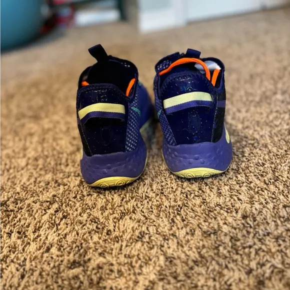 Nike Blue and Orange Sneakers with Sock-Like Fit Gatorade x PG 4 EP Grape