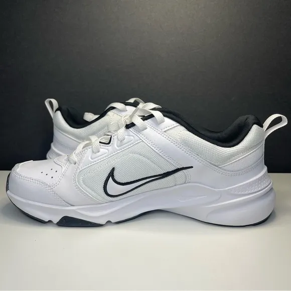 Nike Defy All Day Running/Walking Sneaker Shoes  DJ1196-102 Size 9 Men