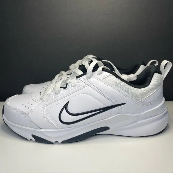 Nike Defy All Day Running/Walking Sneaker Shoes  DJ1196-102 Size 9 Men