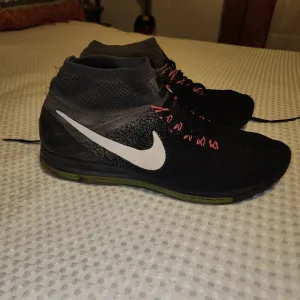 NIKE EUC MENS SIZE 10 ZOOM ALL OUT FLYKNIT RUNNING SNEAKERS SHOES