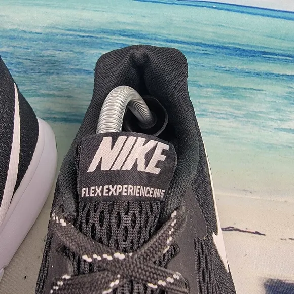Nike Flex Experience RN Womens 9