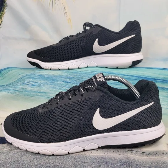 Nike Flex Experience RN Womens 9