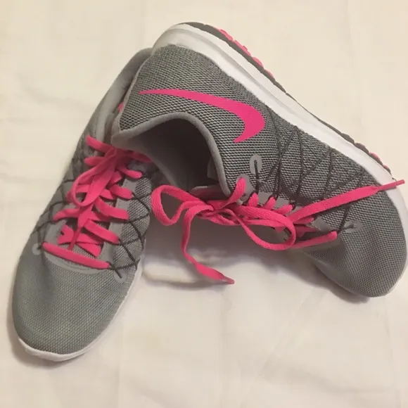 Nike flex Fury 2 grade school  Running Shoes NWOT