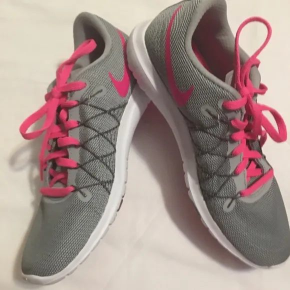 Nike flex Fury 2 grade school  Running Shoes NWOT