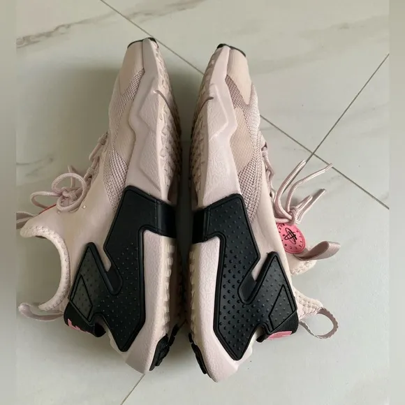 Nike Huarache Drift (GS) Girls size 4Y women’s size 5.5 Pink Shoes