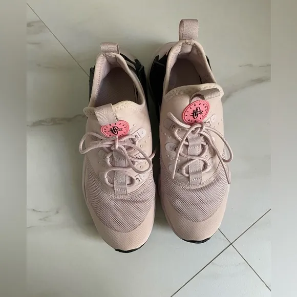 Nike Huarache Drift (GS) Girls size 4Y women’s size 5.5 Pink Shoes