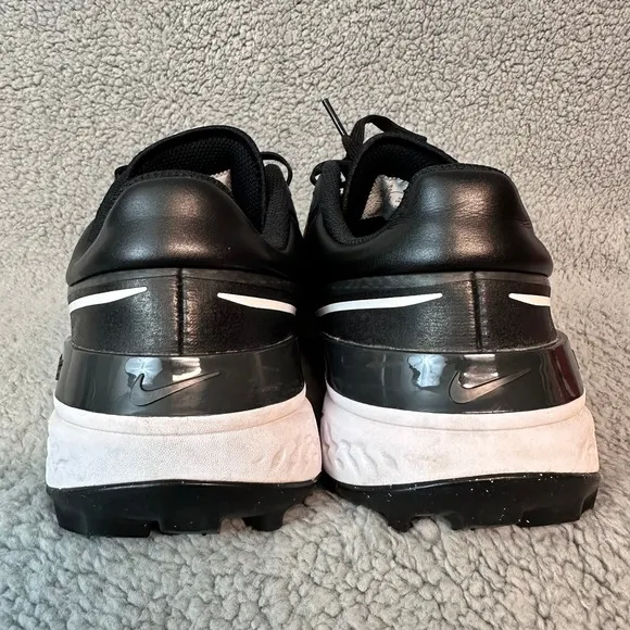 Nike Infinity Pro 2 Spikeless Golf Shoes Men's size 10 Black White Golfing Shoes