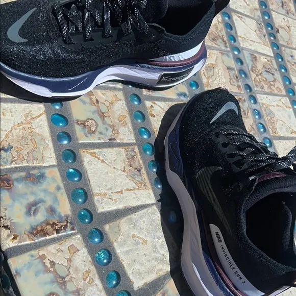 Nike Invincible Run 3 Black and White Athletic Shoes with Modern Design