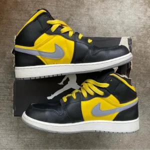 Nike Jordan 1 Mid Shoes Black/Yellow GS Size 6.5