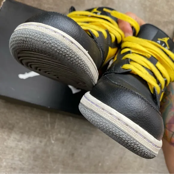 Nike Jordan 1 Mid Shoes Black/Yellow GS Size 6.5