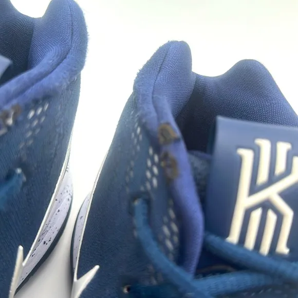 Nike Kyrie 4 TB Basketball Shoes Midnight Navy &amp; White Mens Size 10 AV2296-402
