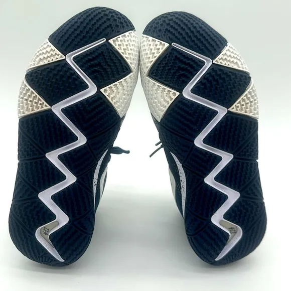 Nike Kyrie 4 TB Basketball Shoes Midnight Navy &amp; White Mens Size 10 AV2296-402