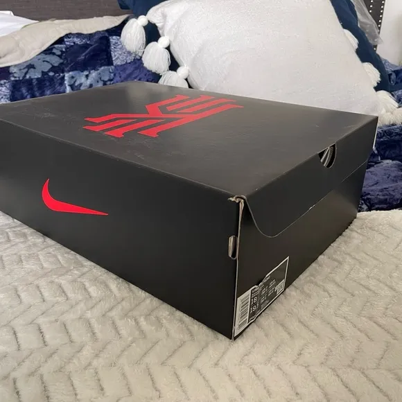 Nike kyrie 7 TB promo black and white basketball shoes men’s size 18