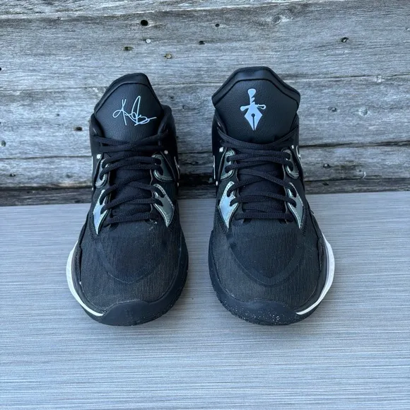 NIKE Kyrie Infinity Basketball Shoes
