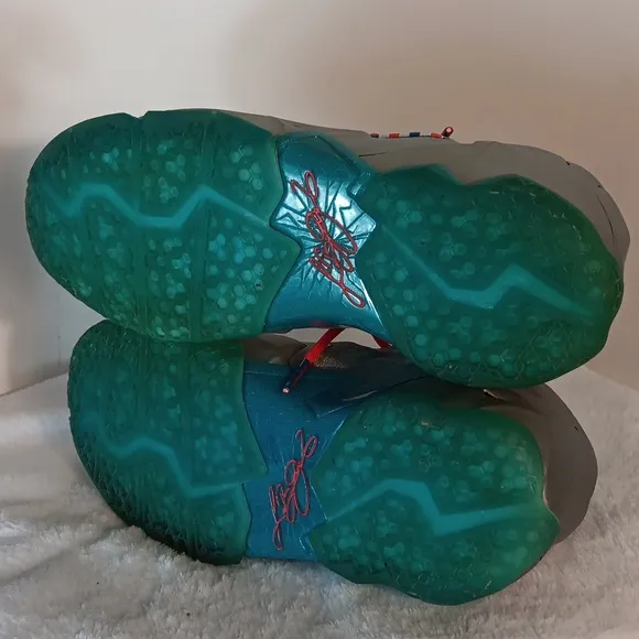 Nike Lebron 11 &quot;Barbershop&quot; Boys Athletic Shoes