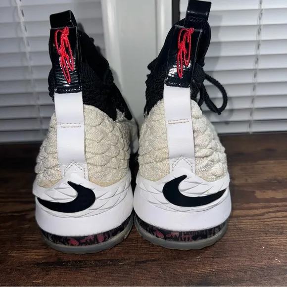 Nike LeBron 15 Graffiti Gs 2018 Size 7y