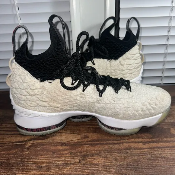 Nike LeBron 15 Graffiti Gs 2018 Size 7y