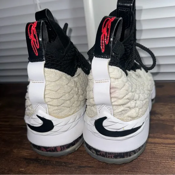 Nike LeBron 15 Graffiti Gs 2018 Size 7y