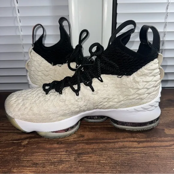 Nike LeBron 15 Graffiti Gs 2018 Size 7y