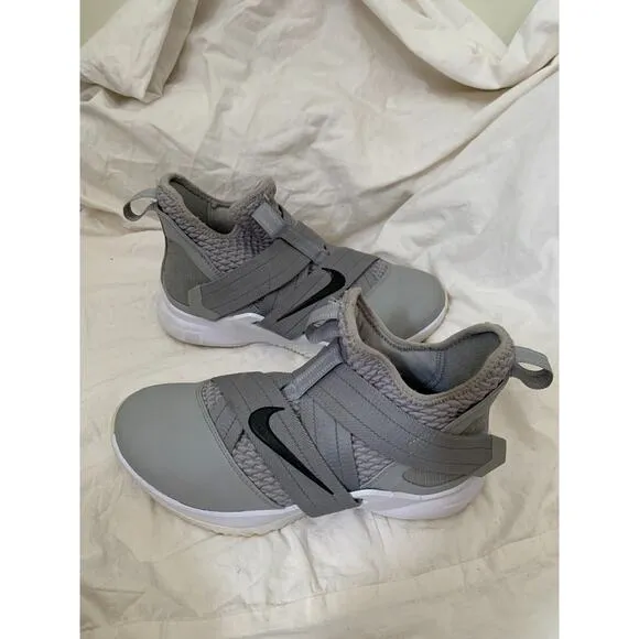 Nike Lebron Soldier XII TB Zoom Mens Size 7 Grey Basketball Shoes AT3872-002