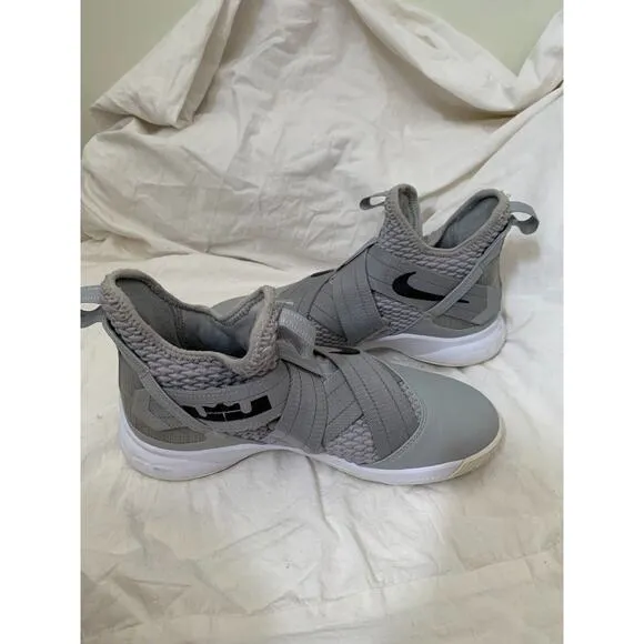 Nike Lebron Soldier XII TB Zoom Mens Size 7 Grey Basketball Shoes AT3872-002
