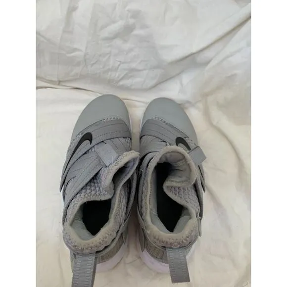 Nike Lebron Soldier XII TB Zoom Mens Size 7 Grey Basketball Shoes AT3872-002