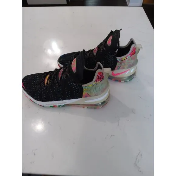 Nike LeBron XVlll 18 James Gang basketball Blk/pink blast athletic sneakers