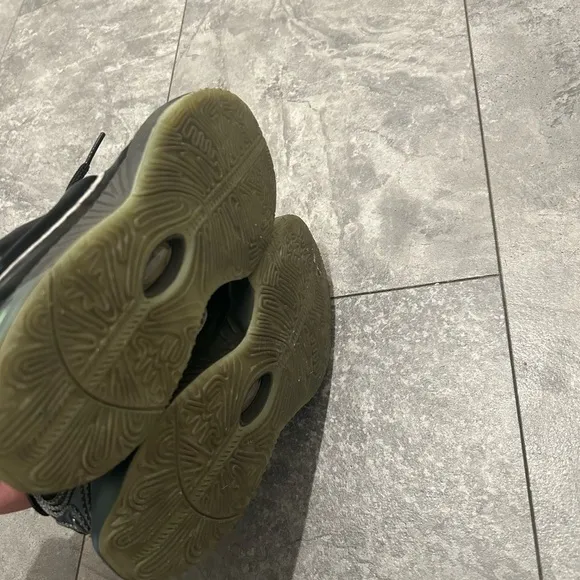 Nike LeBron XXI grade school shoes