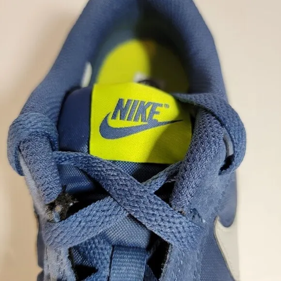 Nike MD Valiant Navy Gray Running Shoes Kids Size 4.5Y/5.5Y CN8558-406