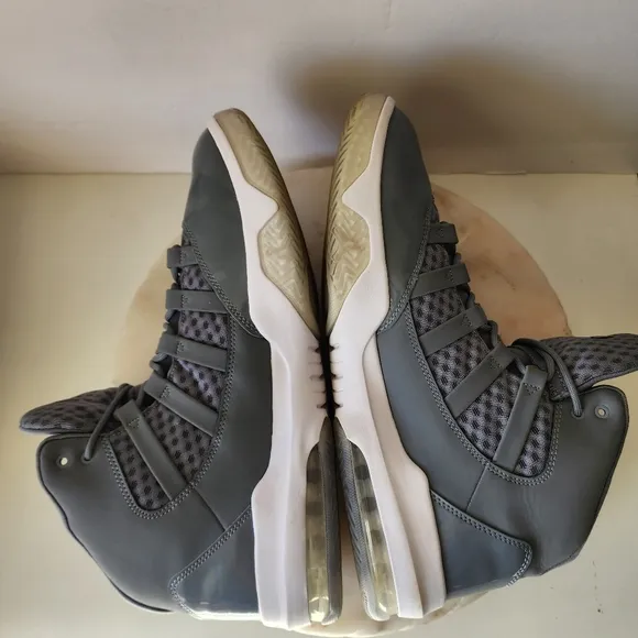 Nike Men's Air Jordan Max Aura Cool Grey Basketball Shoes - AQ9084-010 - Size 13