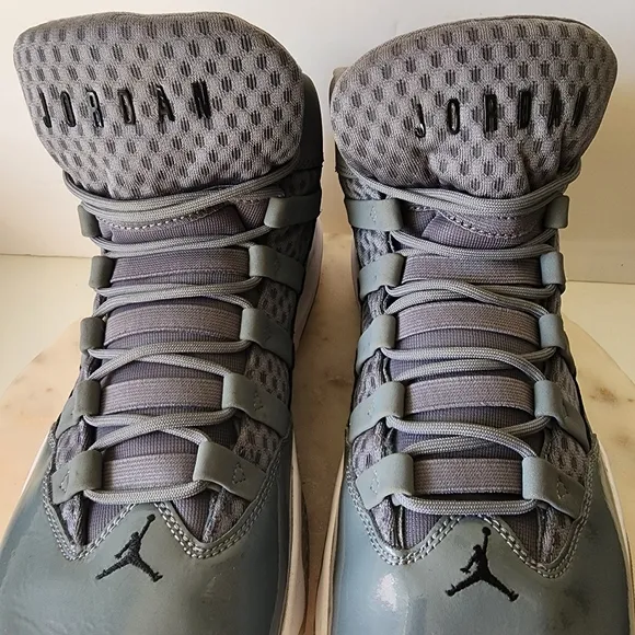 Nike Men's Air Jordan Max Aura Cool Grey Basketball Shoes - AQ9084-010 - Size 13