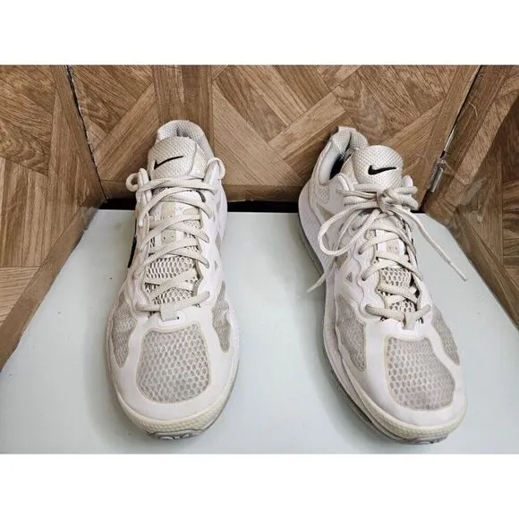 Nike Men's Air Max Genome White Shoes Size 10.  571