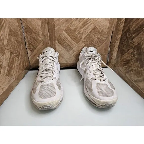 Nike Men's Air Max Genome White Shoes Size 10.  571