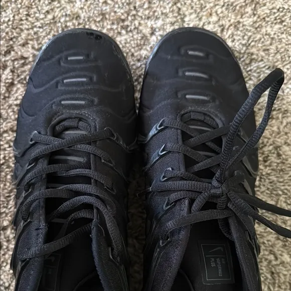 Nike men’s air VaporMax triple black shoes MAKE OFFER