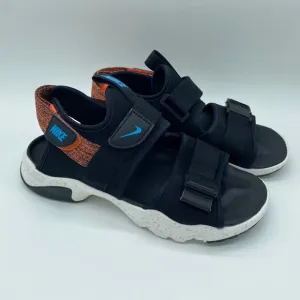 Nike Men's size 8 Women's 9.5 Black White Canyon Sandal Strappy Outdoor Gorpcore