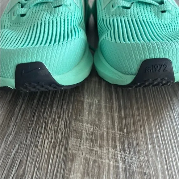 Nike Mint Green Running Shoes