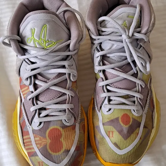 Nike Multicolor Athletic Shoes with Yellow Soles Size 9