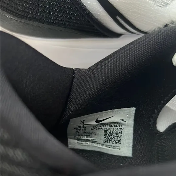Nike NWOT  Kyrie 5 Low White Wolf Grey Athletic Shoes