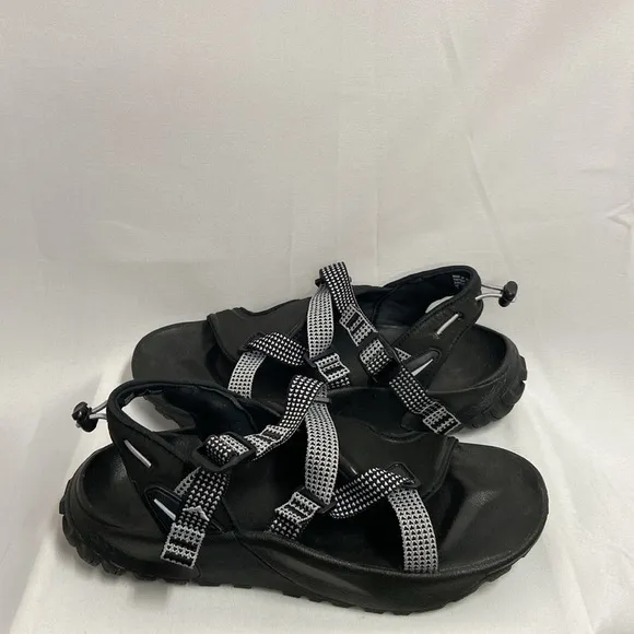 Nike Oneonta Next to Nature Sandals Black &amp; White Size 8
