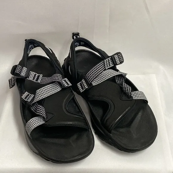 Nike Oneonta Next to Nature Sandals Black &amp; White Size 8